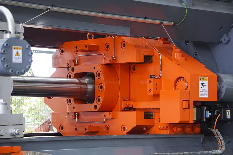 aluminum extrusion machine.jpg